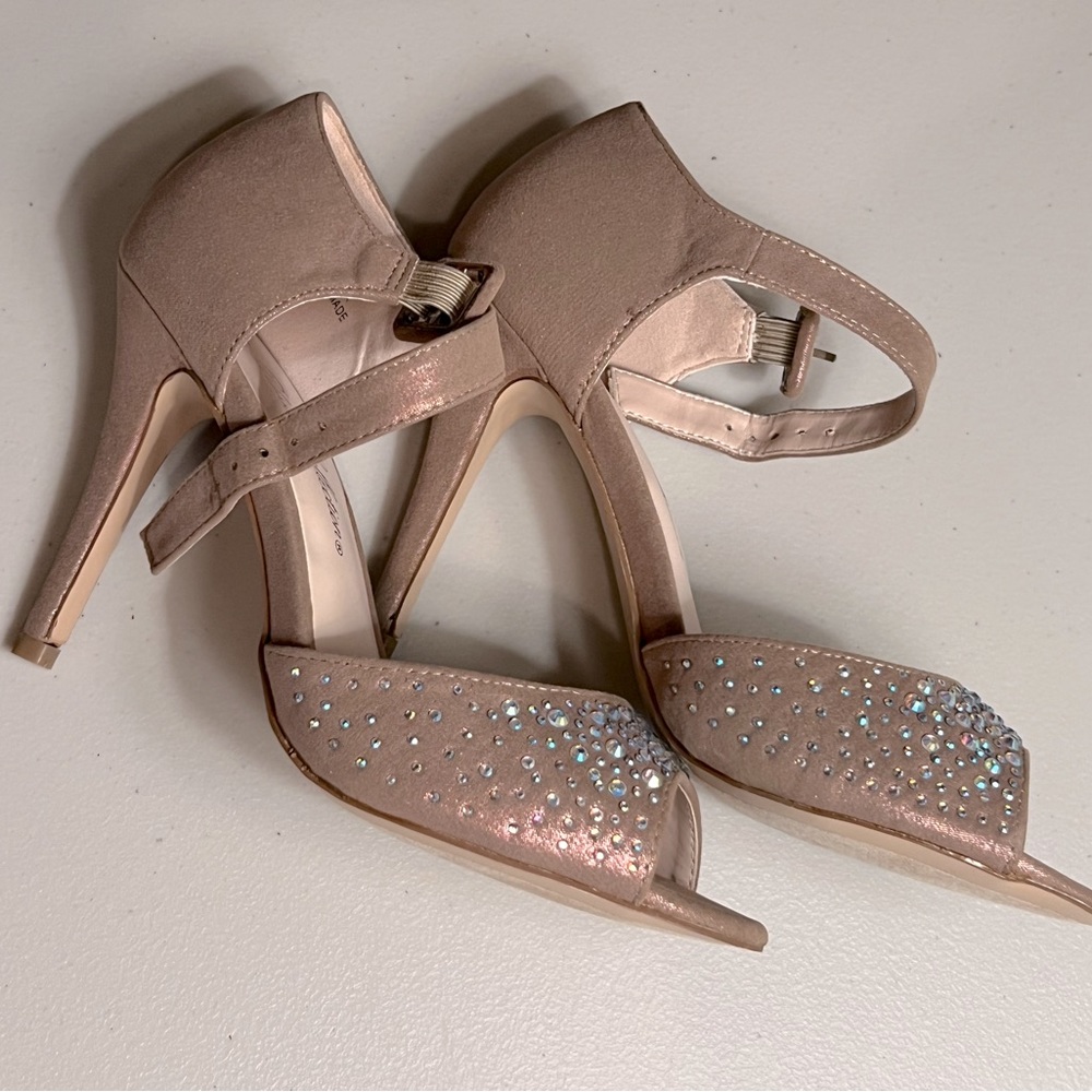 Crystals pretty pumps